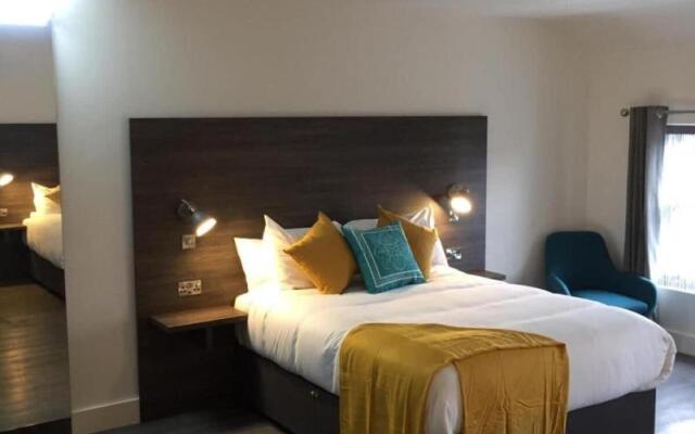 Base Accommodation Dingle