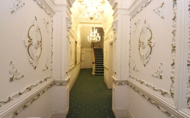 HFS Studio Next To Hydepark L17