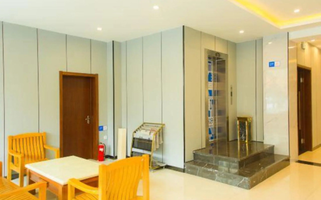 Pebble Motel Cloud Hotel (Chaohu Wanda Plaza)