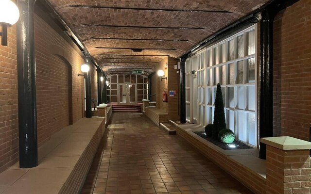 2-bed Apartment in Liverpool at Albert Dock