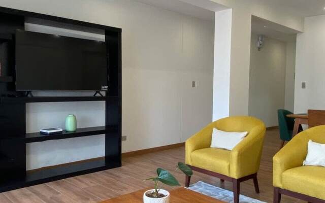Awesome 3BR With Balcony in Miraflores