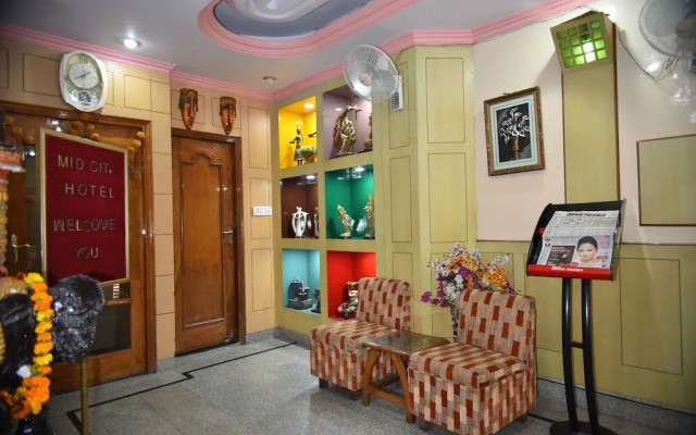 Mid City Hotel by OYO Rooms