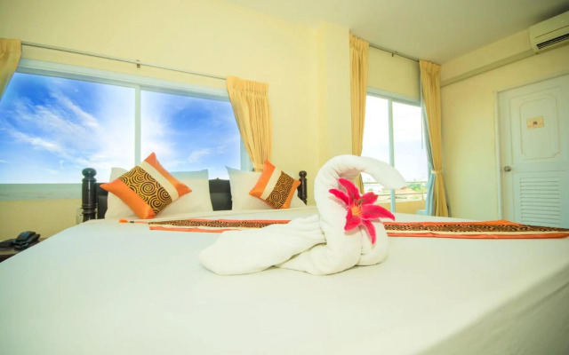Submukdaphoomplace Hotel