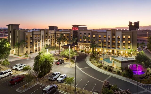 Hampton Inn & Suites Phoenix Glendale-Westgate