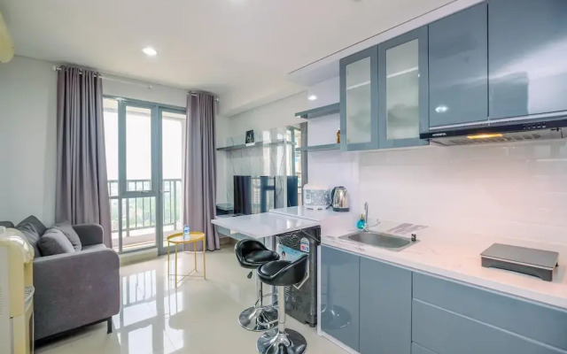 Nice And Comfortable 2Br Apartment At Royal Olive Residence