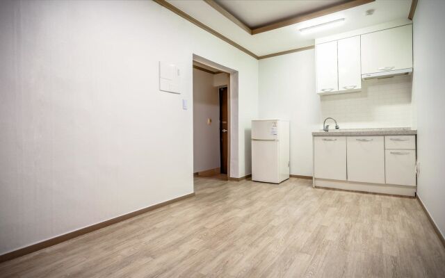 Naiad Pension & Motel