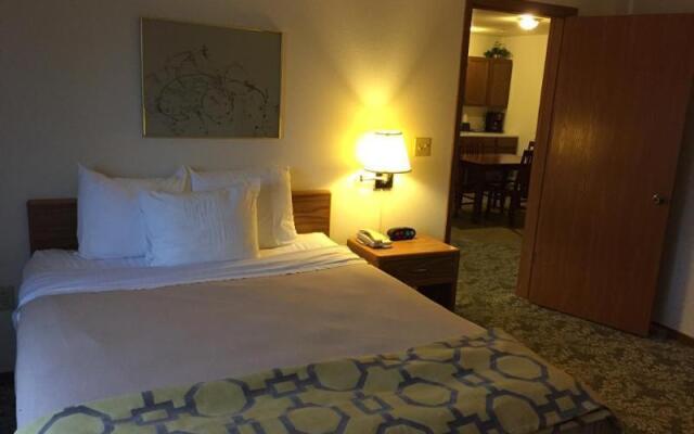 Baymont Inn & Suites ESCANABA