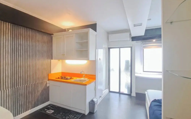Neat And Comfy Studio At Gateway Ahmad Yani Cicadas Apartment