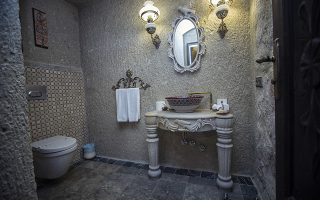 Elika Cave Suites & Spa