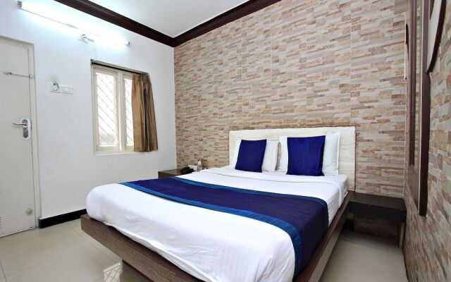 OYO 8736 Hotel Pratham International