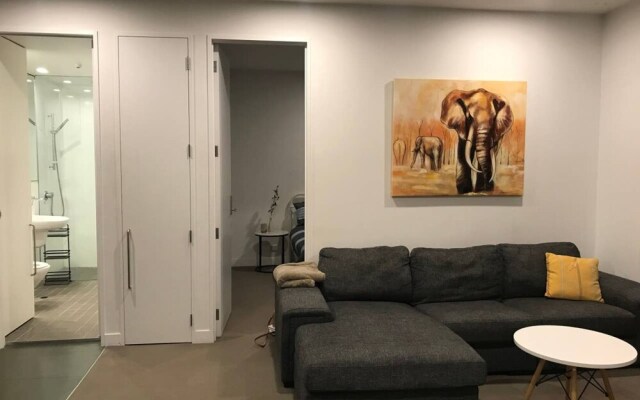 2 Bedroom Penthouse Apartment With City Views