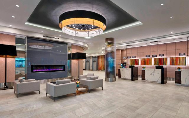 Delta Hotels by Marriott Edmonton Centre Suites