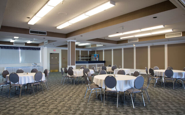 Highliner Hotel & Conference Centre