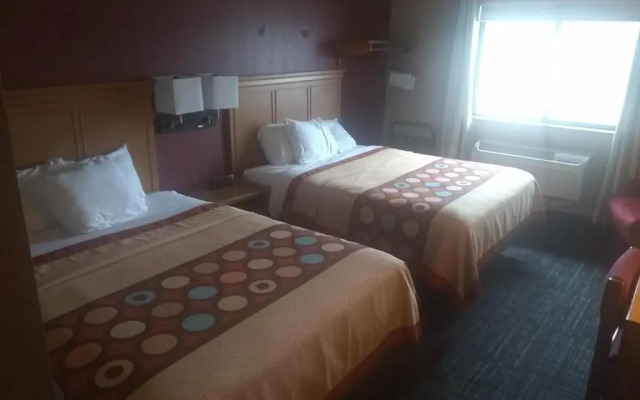 Super 8 Baxter/Brainerd Area