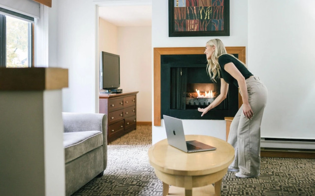 Mountain Side Hotel Whistler by Executive