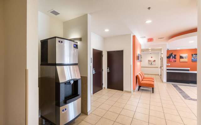 Motel 6 Laredo, TX - Airport