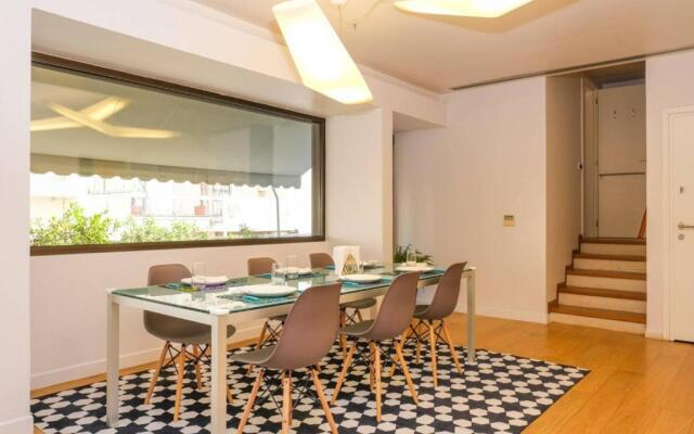 Urban Luxury Homm Apt. In Deinokratous Str.