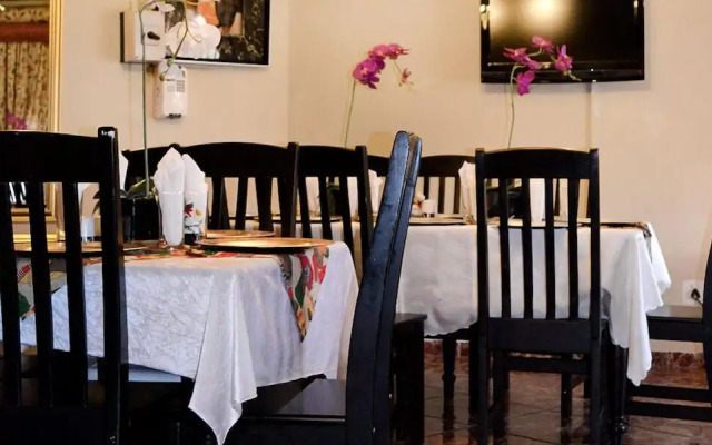 Visit Vakasha Guest Lodge 2