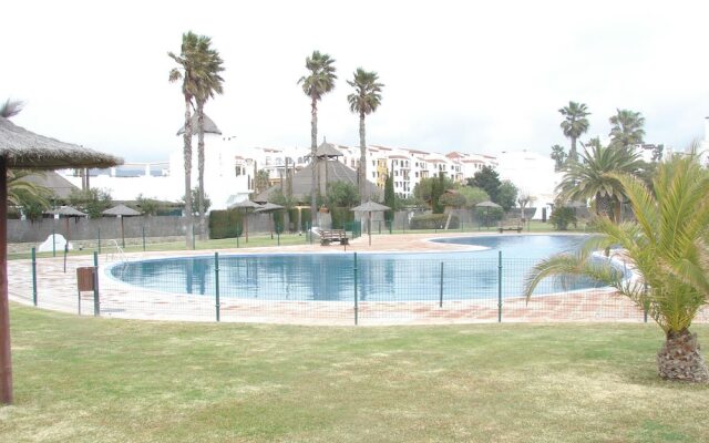 Apartment - 2 Bedrooms with Pool and Sea views - 107777