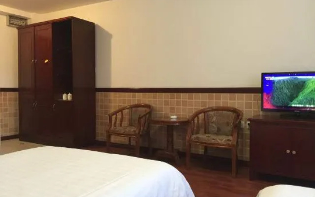Dongshi Hotel (Changchun Jingyue)