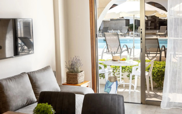 Stephanos Hotel Apts