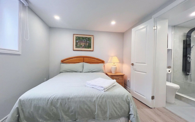 Cozy Rooms Near Subway