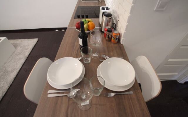 Dfive Apartments - Timber