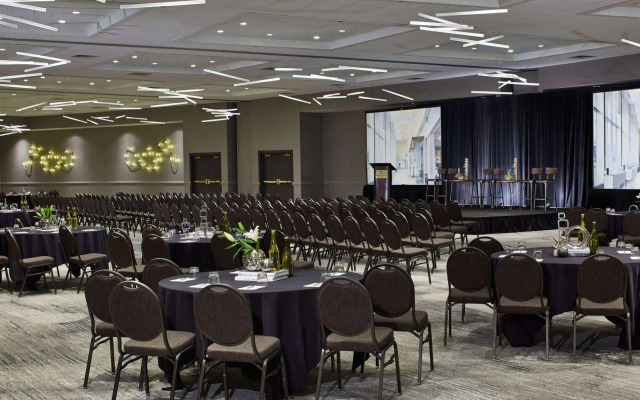 Renaissance St. Louis Airport Hotel
