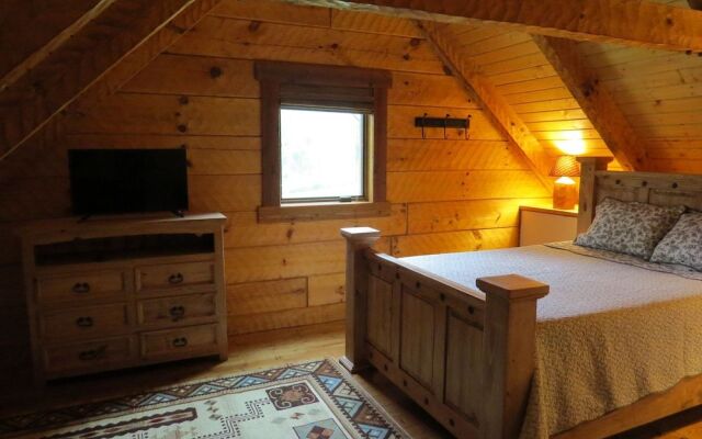 Southern Comfort Lakeside Cabin Resort