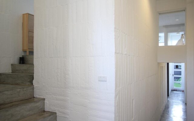 Milk White Homestay