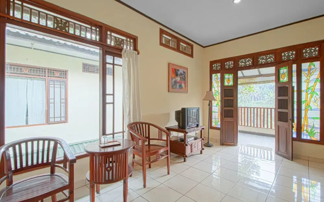 GG. House - Happy Valley