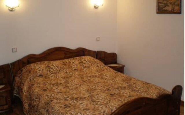 Nenchova Guest House