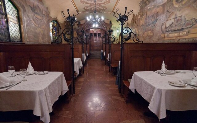 Отель City Hotel Matyas