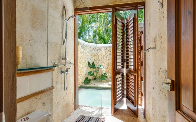 Sunny Vacation Villa 67