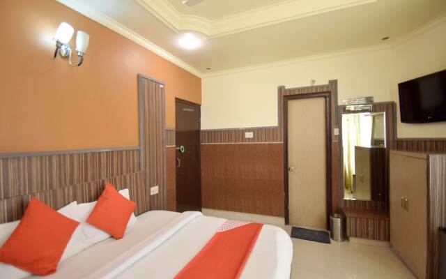 OYO 6647 Om Hari Residency