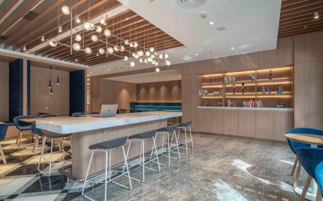 Holiday Inn Express Shanghai Jinqiao Central by IHG