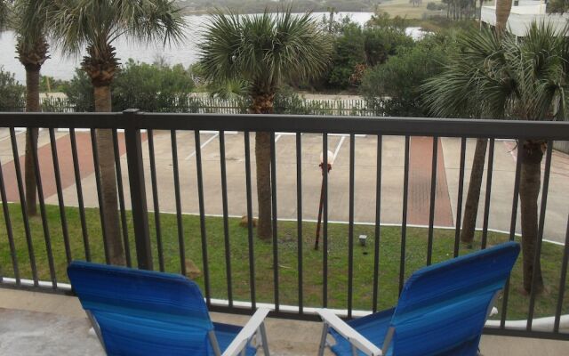 Maravilla Seawall Condo by AB Sea
