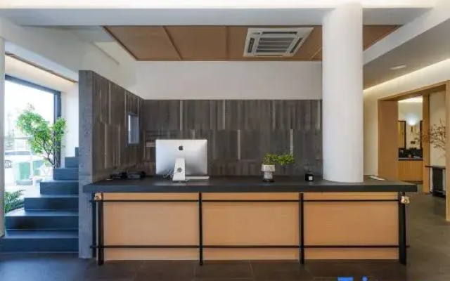 Hongri Mountain Residence Hotel