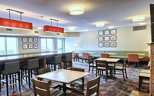 Country Inn & Suites by Radisson, Dearborn, MI