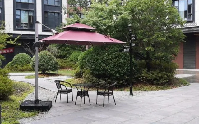 Magnotel Hotel (Shanghai Beiqinggong Road)