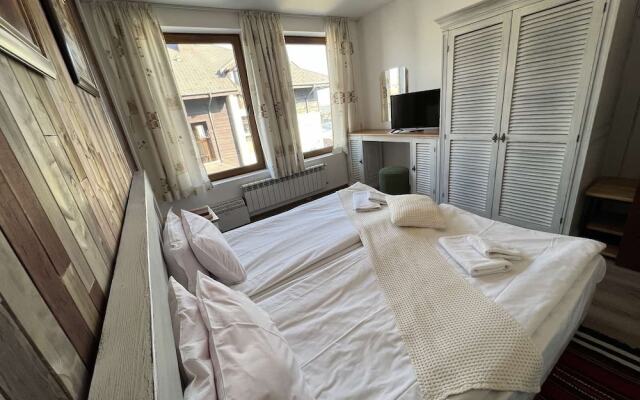 Cozy Stayinn Granat Maisonette - Next to Gondola Lift, Ideal for 4 Guests