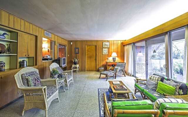 Mid-century Hideaway: Spacious Brownsville Home!
