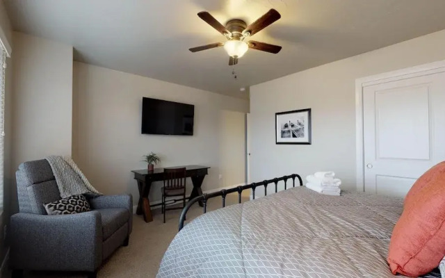 Endless Adventures 4 Bedroom Apts by RedAwning