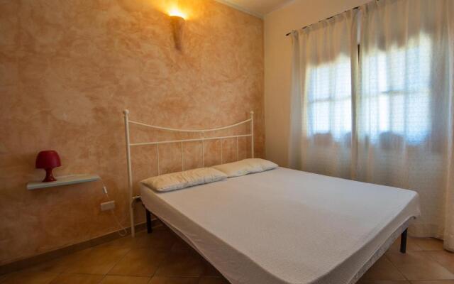 Bilocale con balcone 300 mt dal mare