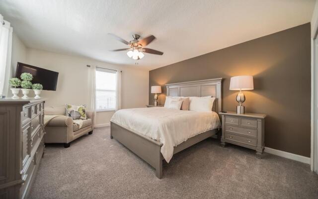 Modern Star Wars Vacation Home CG1593