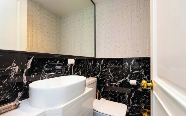 Stylish 7beds Poolhouse With Cinema & Lift - 2min to BTS