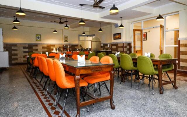 Click Sunburry Hotel Srinagar