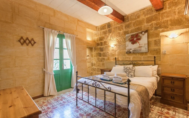 Gozitan Farmhouse with Pool - PP 3