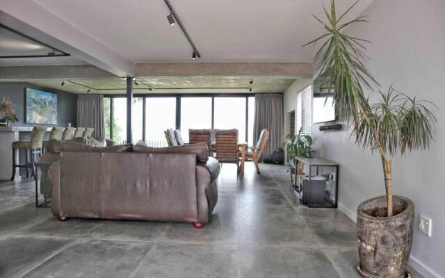 IMOYO INN Luxury Ocean View family house Sandbaai