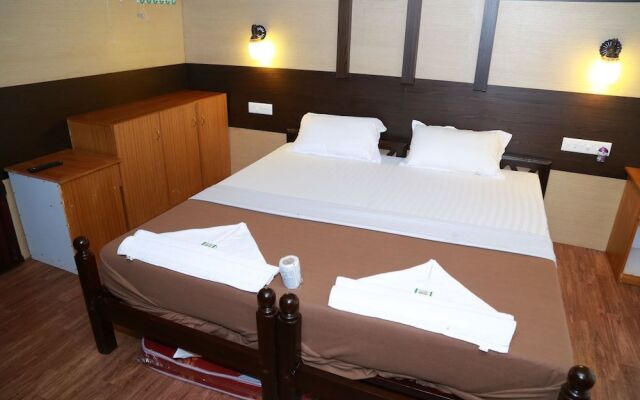 Tharangini Houseboats